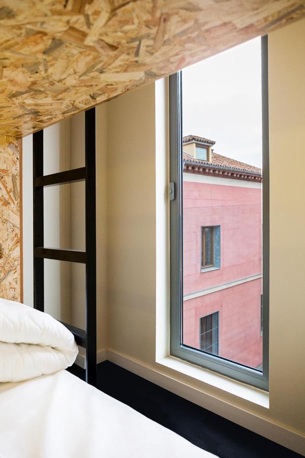 Quarto Familiar (2 Adultos + 2 Crianças)